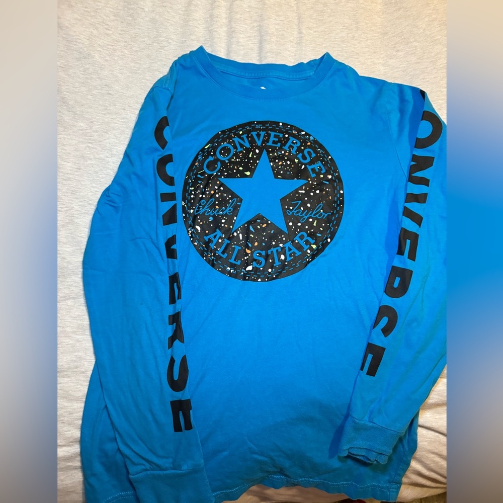 Boys converse size medium shirt